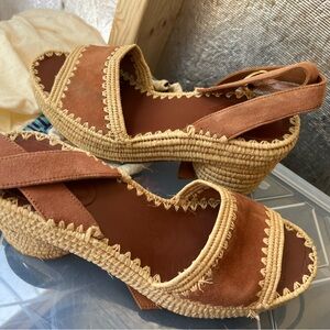 Tory Burch adorable espadrilles just in time for summer parties!